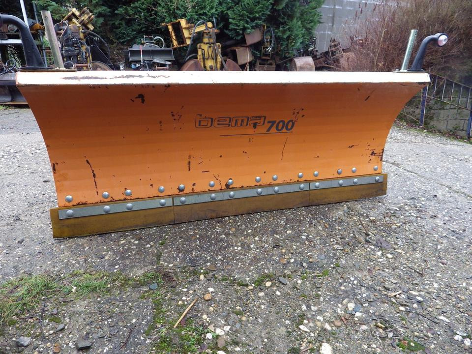 Schneeschild + Kehrmaschine für KRAMER 350 180 112 - Raonik za sneg: slika 1 Schneeschild + Kehrmaschine für KRAMER 350 180 112 - Raonik za sneg: slika 1