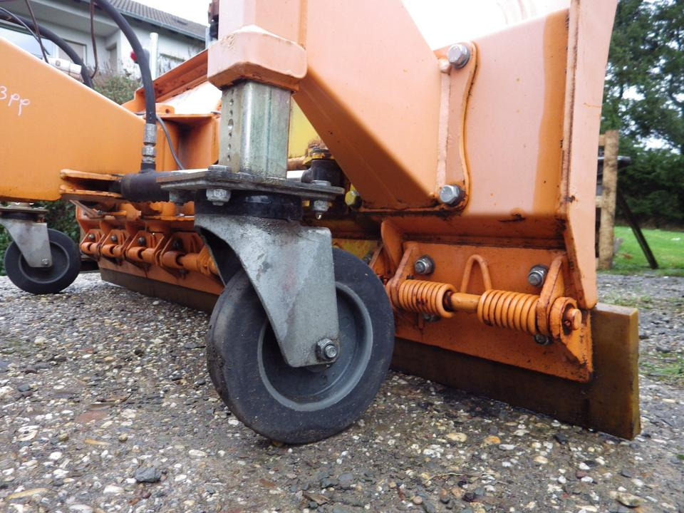 Schneeschild + Kehrmaschine für KRAMER 350 180 112 - Raonik za sneg: slika 5 Schneeschild + Kehrmaschine für KRAMER 350 180 112 - Raonik za sneg: slika 5