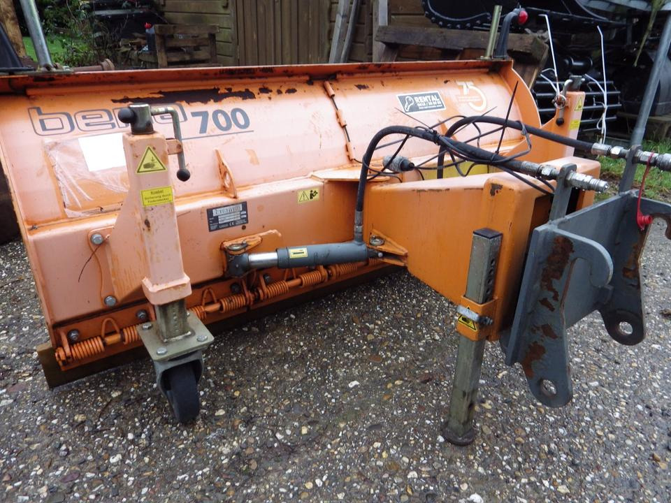 Schneeschild + Kehrmaschine für KRAMER 350 180 112 - Raonik za sneg: slika 3 Schneeschild + Kehrmaschine für KRAMER 350 180 112 - Raonik za sneg: slika 3