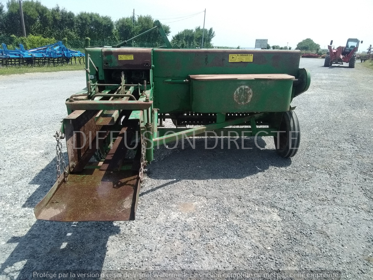 JOHN DEERE PRESSE MOYENNE DENSITE 332 - Balirka za kockaste bale: slika 3 JOHN DEERE PRESSE MOYENNE DENSITE 332 - Balirka za kockaste bale: slika 3