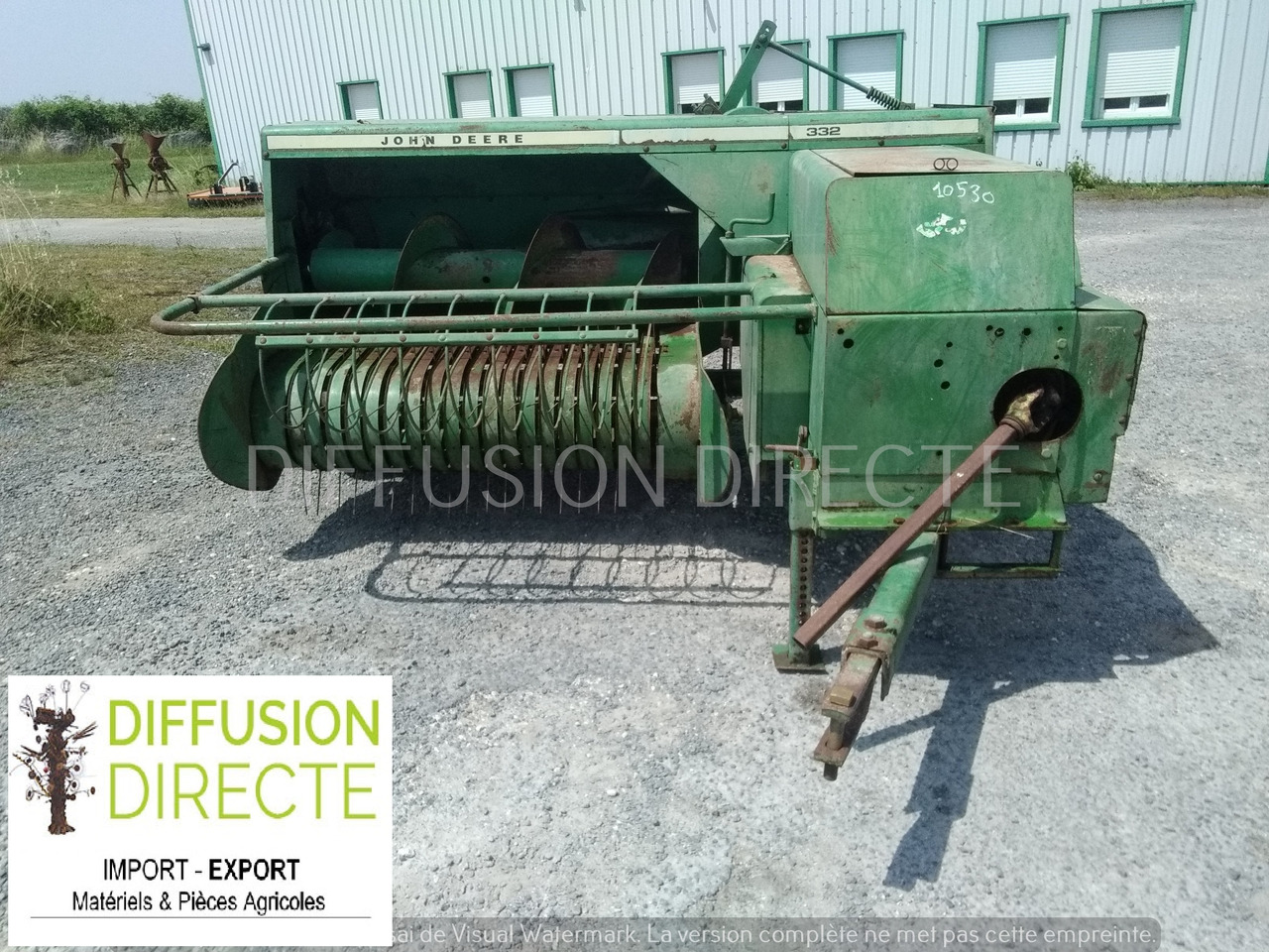 JOHN DEERE PRESSE MOYENNE DENSITE 332 - Balirka za kockaste bale: slika 1 JOHN DEERE PRESSE MOYENNE DENSITE 332 - Balirka za kockaste bale: slika 1