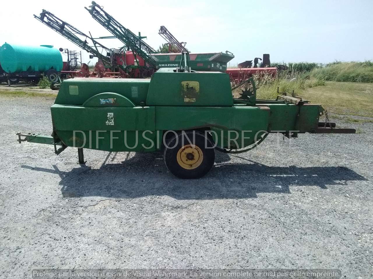JOHN DEERE PRESSE MOYENNE DENSITE 332 - Balirka za kockaste bale: slika 2 JOHN DEERE PRESSE MOYENNE DENSITE 332 - Balirka za kockaste bale: slika 2