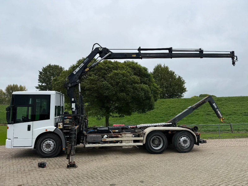 Mercedes-Benz Econic Hiab 220-Hooklift-6x2-Remote - Kamion sa dizalicom: slika 2 Mercedes-Benz Econic Hiab 220-Hooklift-6x2-Remote - Kamion sa dizalicom: slika 2