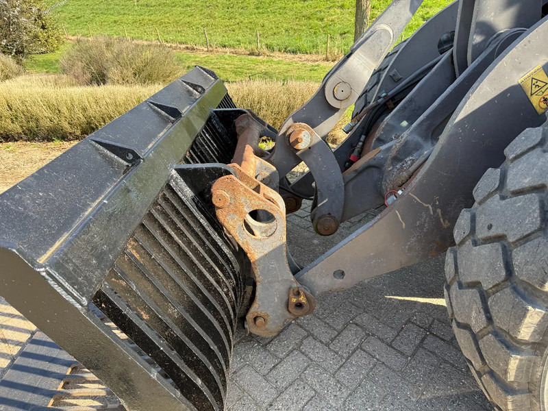 Utovarivač točkaš Volvo L70D: slika 10
