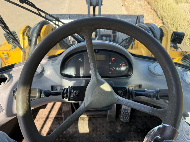Utovarivač točkaš Volvo L70D: slika 19