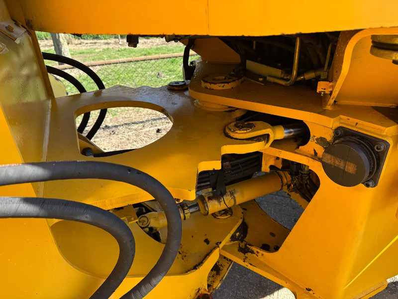 Utovarivač točkaš Volvo L70D: slika 16