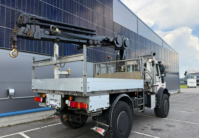 Mercedes-BenzUnimog U5000 + Hiab 099 E-4 - Kamion sa tovarnim sandukom, Kamion sa dizalicom: slika 5 Mercedes-BenzUnimog U5000 + Hiab 099 E-4 - Kamion sa tovarnim sandukom, Kamion sa dizalicom: slika 5