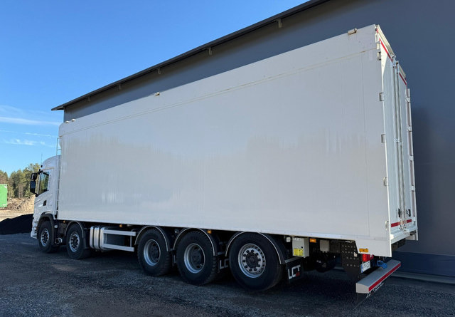 Scania G540 10x4 - Kamion sa zatvorenim sandukom: slika 4 Scania G540 10x4 - Kamion sa zatvorenim sandukom: slika 4