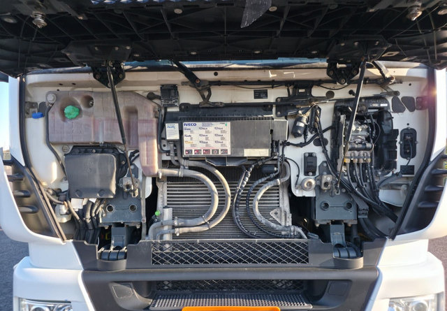 Tegljač IvecoStralis 460 6x2 LNG/LBG: slika 9