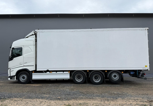 VolvoFH 540 8x4 66m3 - Kamion sa zatvorenim sandukom: slika 3 VolvoFH 540 8x4 66m3 - Kamion sa zatvorenim sandukom: slika 3