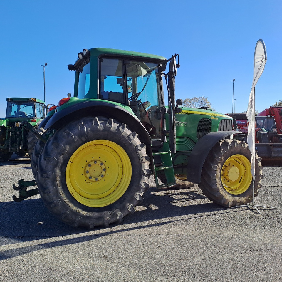 JOHN DEERE 6820 - Traktor: slika 2 JOHN DEERE 6820 - Traktor: slika 2