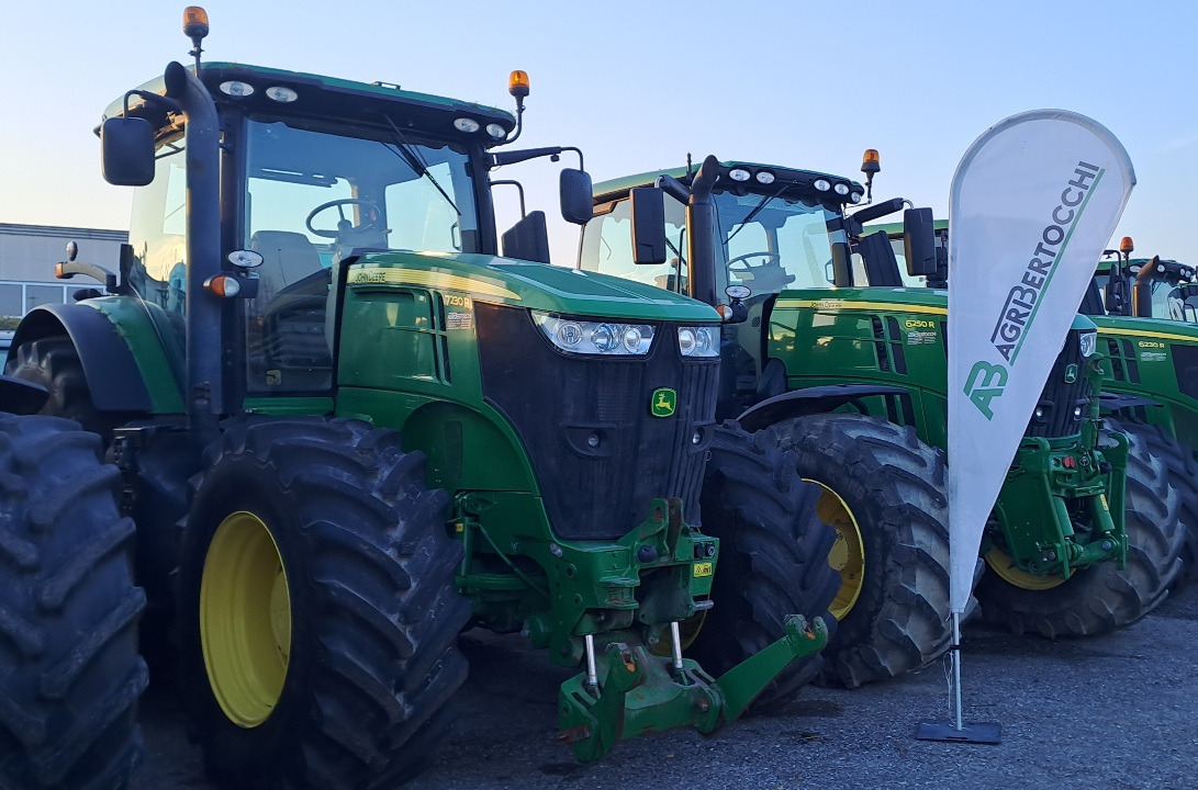 JOHN DEERE 7230R - Traktor: slika 3 JOHN DEERE 7230R - Traktor: slika 3