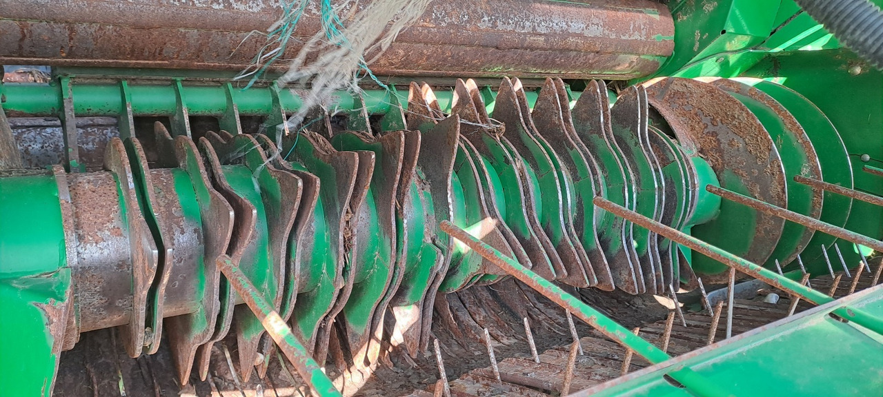 JOHN DEERE 960 - Balirka za okrugle bale: slika 5 JOHN DEERE 960 - Balirka za okrugle bale: slika 5