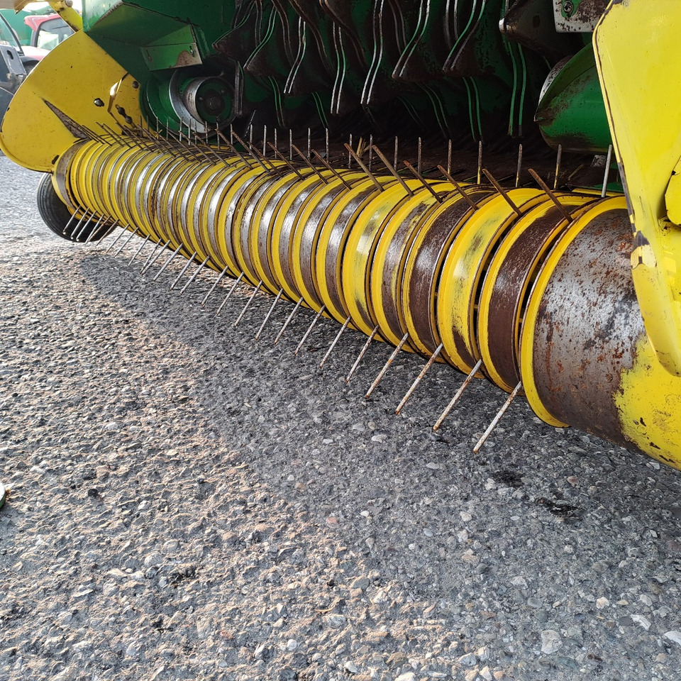 ROTOPRESSA JOHN DEERE 592 - Balirka za okrugle bale: slika 5 ROTOPRESSA JOHN DEERE 592 - Balirka za okrugle bale: slika 5