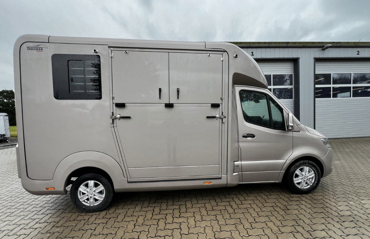 MERCEDES-BENZ Sprinter - Kamion za prevoz konja: slika 1 MERCEDES-BENZ Sprinter - Kamion za prevoz konja: slika 1