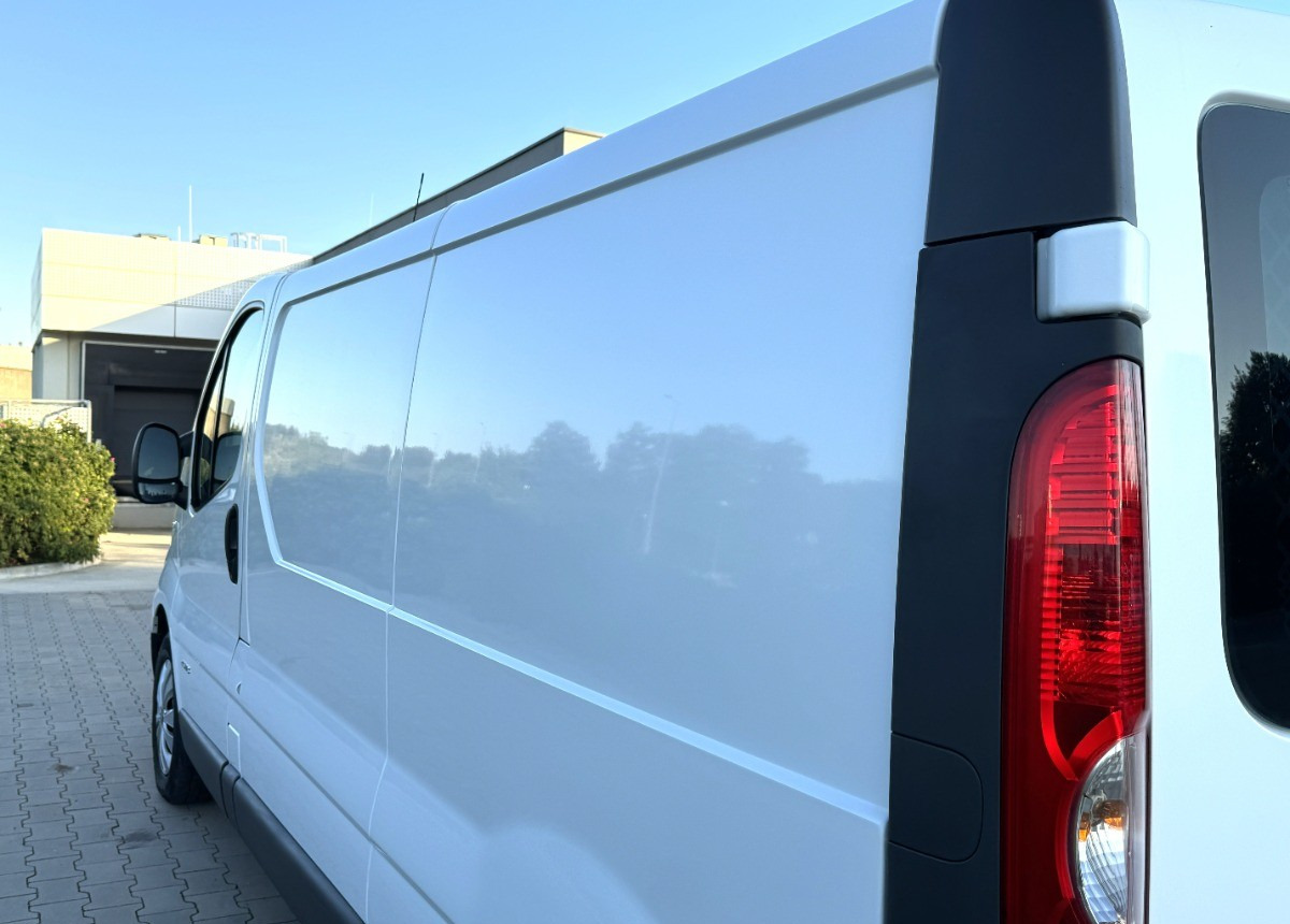 Furgon Renault Trafic 2.0 DCI 115KM LONG 2012 Rok Klimatyzacja Nawigacja BEZWYPADKOWY: slika 15