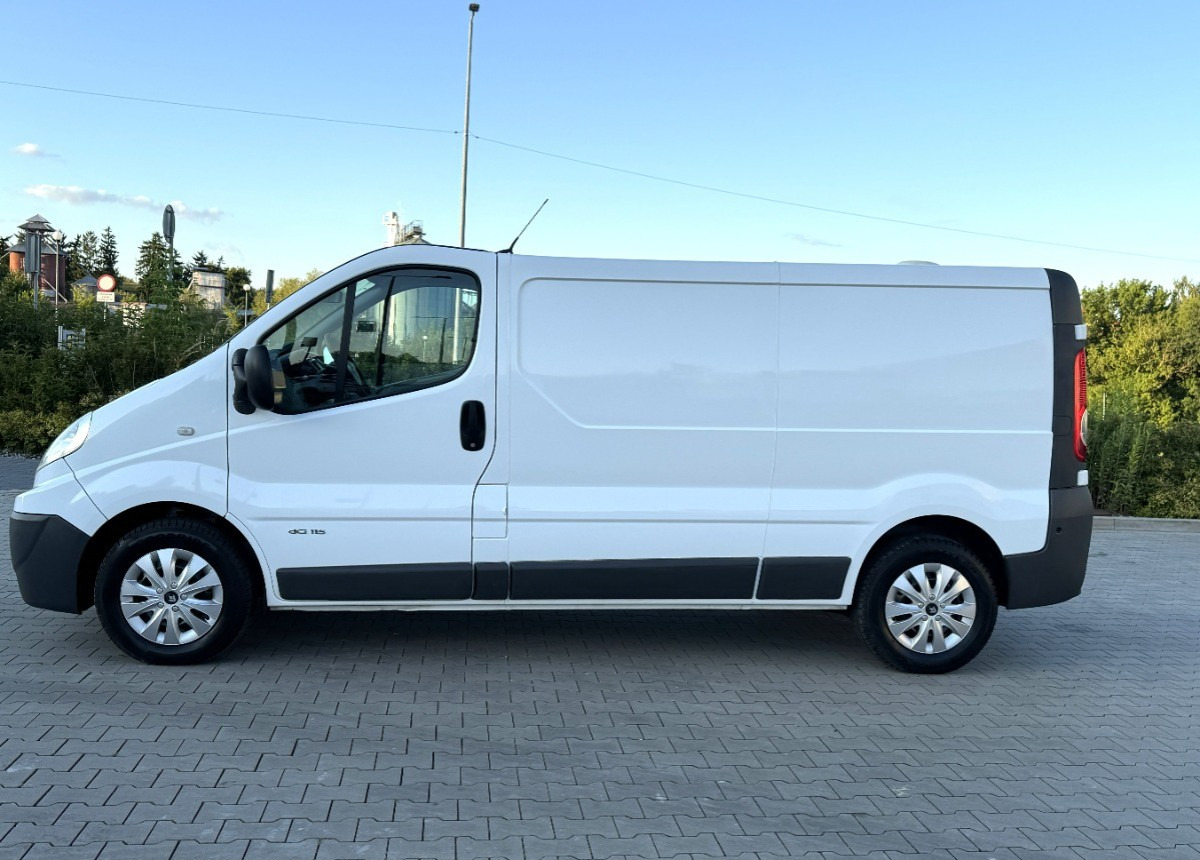 Furgon Renault Trafic 2.0 DCI 115KM LONG 2012 Rok Klimatyzacja Nawigacja BEZWYPADKOWY: slika 19