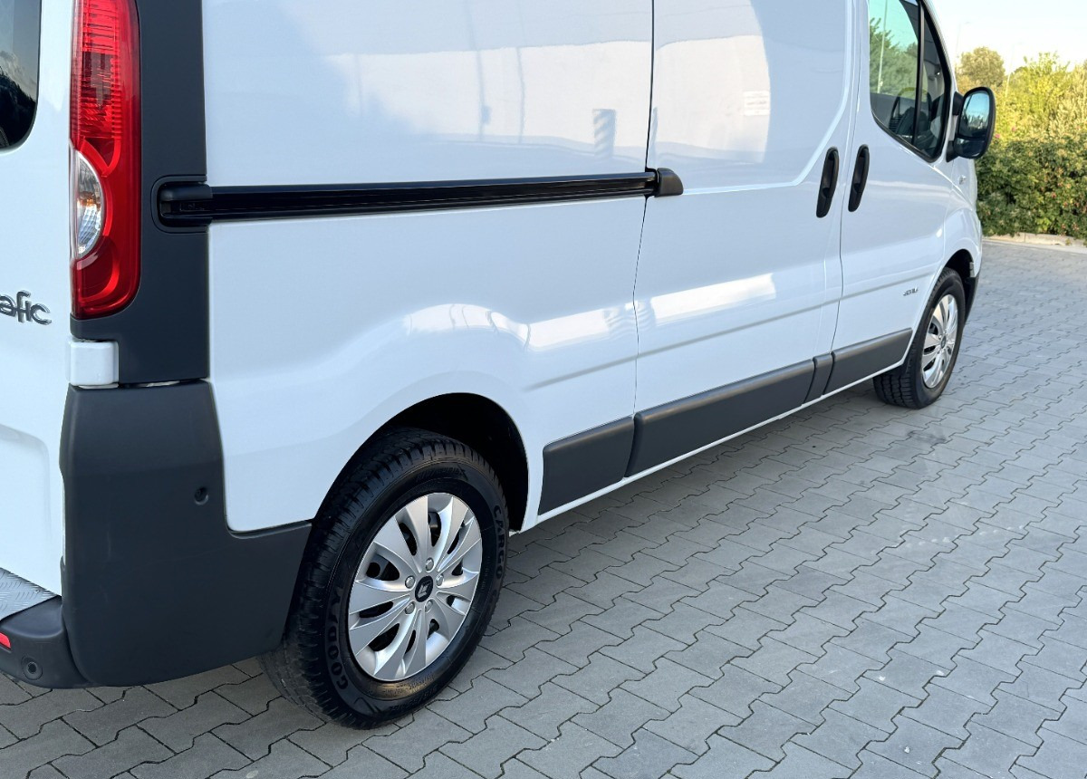 Furgon Renault Trafic 2.0 DCI 115KM LONG 2012 Rok Klimatyzacja Nawigacja BEZWYPADKOWY: slika 13