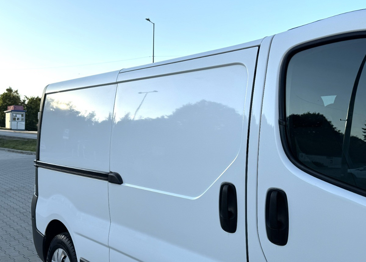 Furgon Renault Trafic 2.0 DCI 115KM LONG 2012 Rok Klimatyzacja Nawigacja BEZWYPADKOWY: slika 9