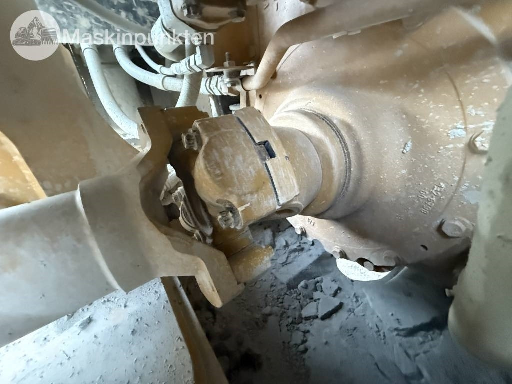 Utovarivač točkaš CAT 982 M: slika 40 Utovarivač točkaš CAT 982 M: slika 40