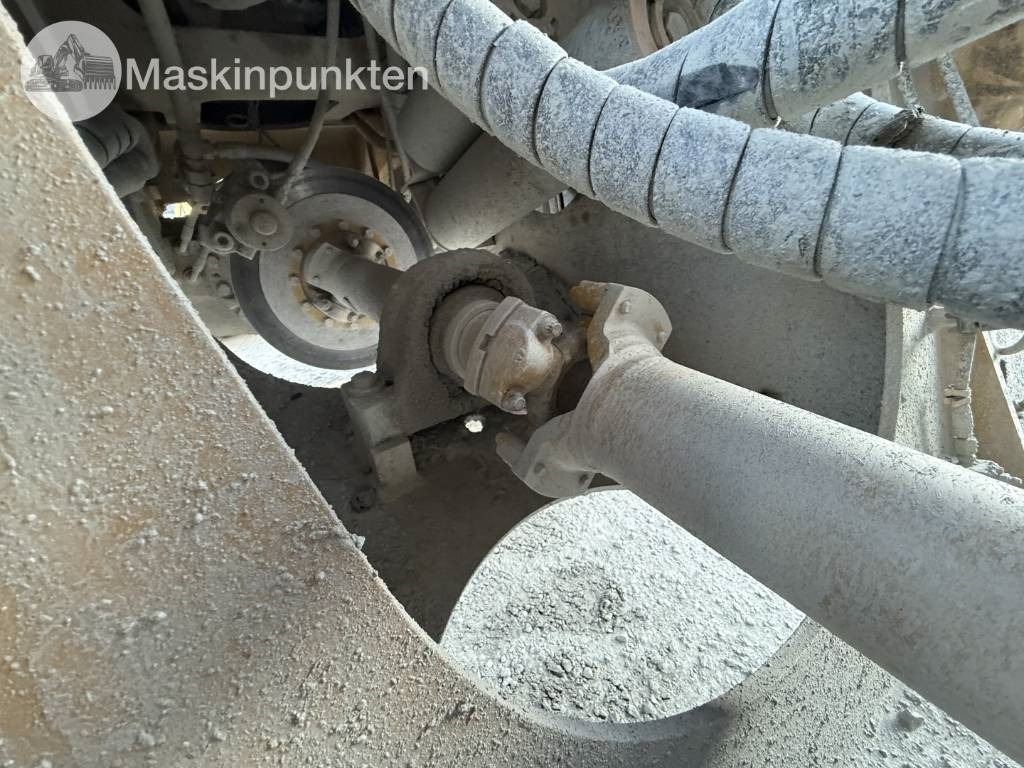 Utovarivač točkaš CAT 982 M: slika 38 Utovarivač točkaš CAT 982 M: slika 38