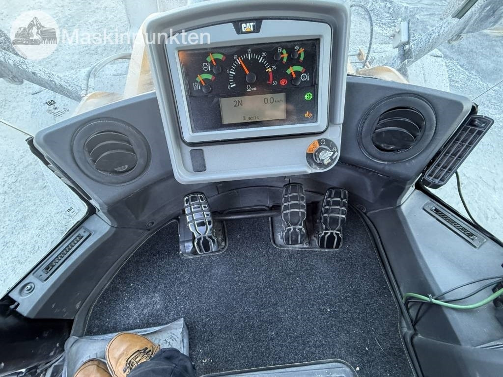 Utovarivač točkaš CAT 982 M: slika 15 Utovarivač točkaš CAT 982 M: slika 15