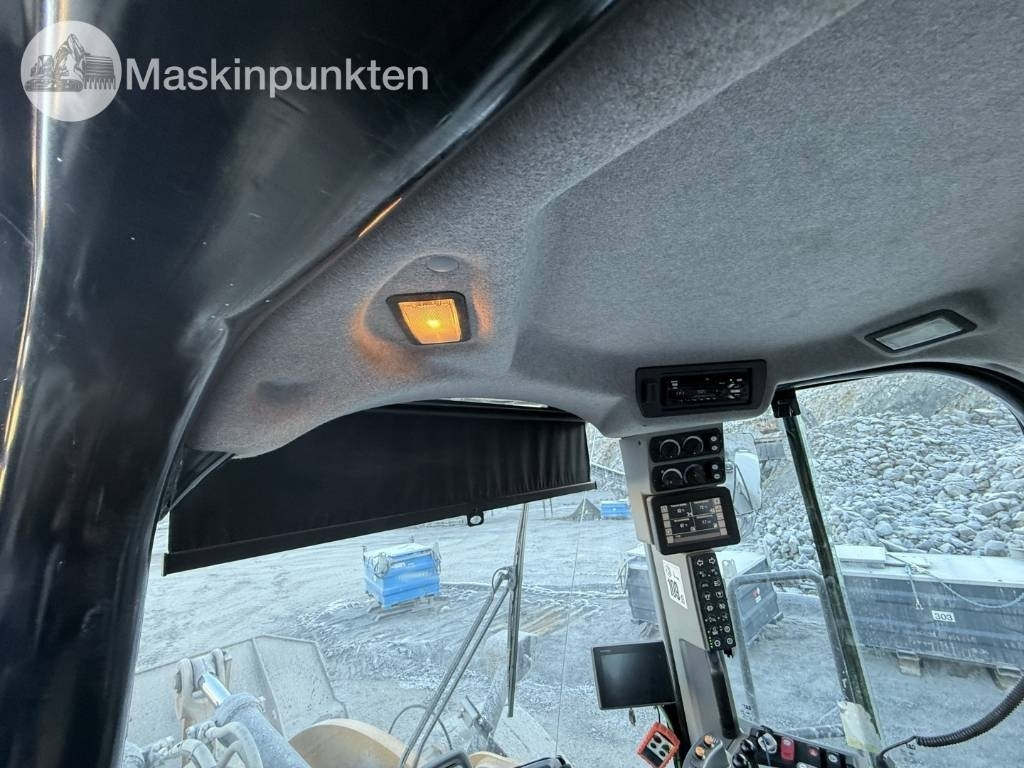 Utovarivač točkaš CAT 982 M: slika 12 Utovarivač točkaš CAT 982 M: slika 12