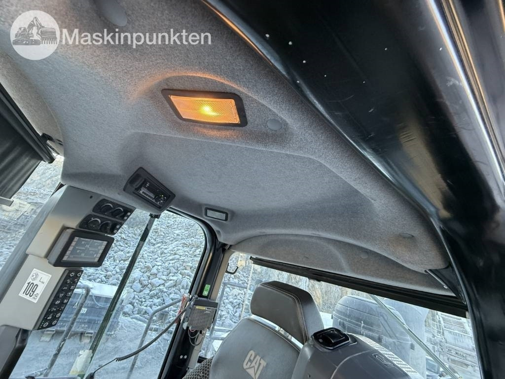 Utovarivač točkaš CAT 982 M: slika 11 Utovarivač točkaš CAT 982 M: slika 11