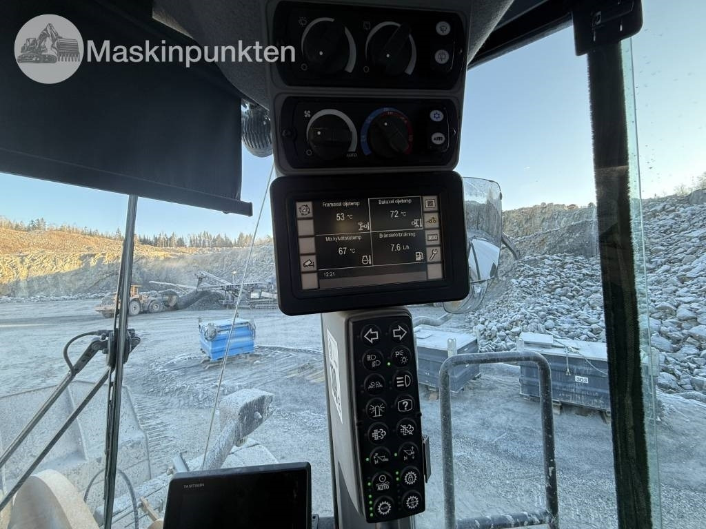 Utovarivač točkaš CAT 982 M: slika 18 Utovarivač točkaš CAT 982 M: slika 18