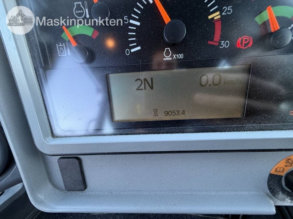 Utovarivač točkaš CAT 982 M: slika 14 Utovarivač točkaš CAT 982 M: slika 14