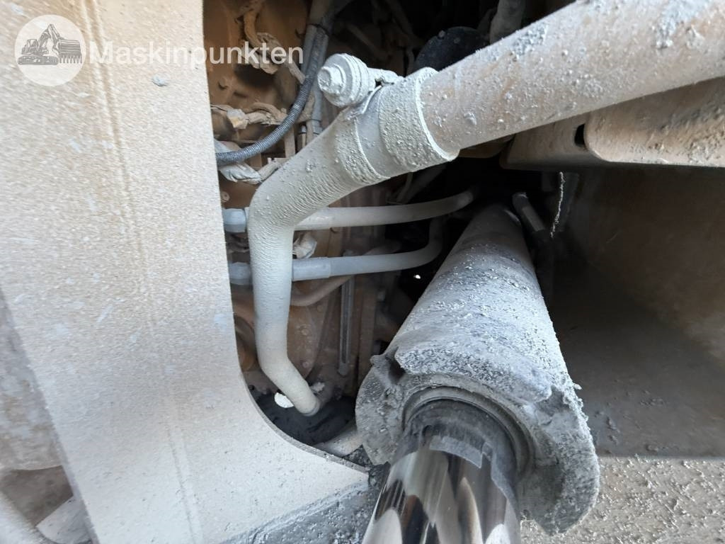 Utovarivač točkaš CAT 982 M: slika 26 Utovarivač točkaš CAT 982 M: slika 26