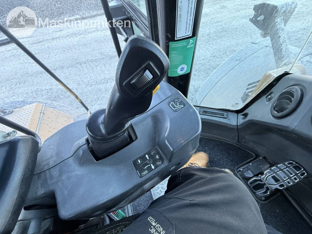 Utovarivač točkaš CAT 982 M: slika 20 Utovarivač točkaš CAT 982 M: slika 20