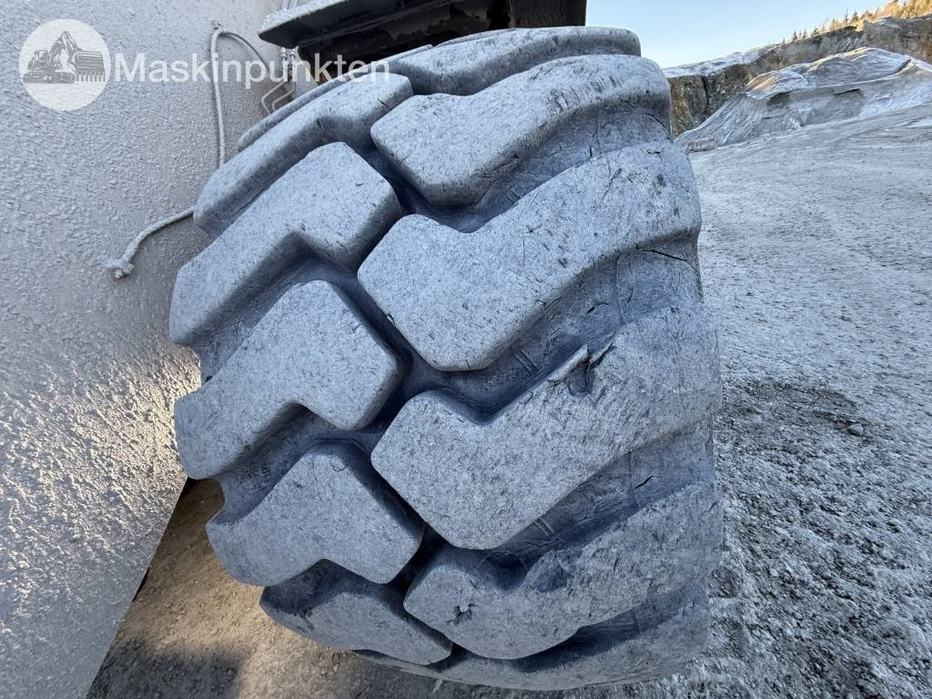 Utovarivač točkaš CAT 982 M: slika 45 Utovarivač točkaš CAT 982 M: slika 45