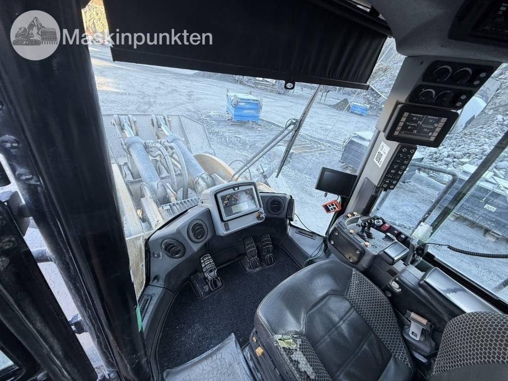 Utovarivač točkaš CAT 982 M: slika 13 Utovarivač točkaš CAT 982 M: slika 13