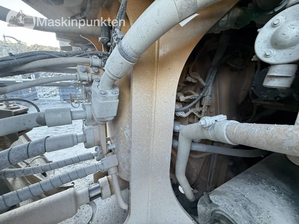 Utovarivač točkaš CAT 982 M: slika 27 Utovarivač točkaš CAT 982 M: slika 27