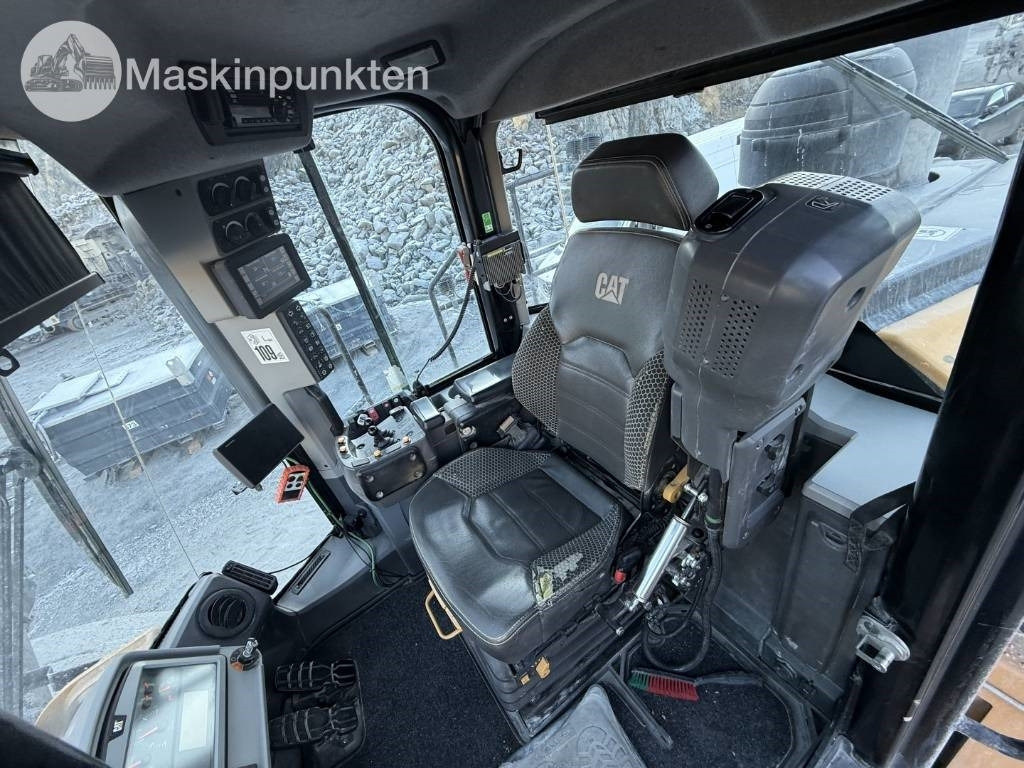 Utovarivač točkaš CAT 982 M: slika 10 Utovarivač točkaš CAT 982 M: slika 10