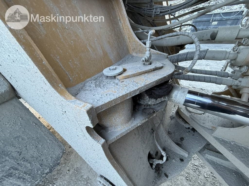 Utovarivač točkaš CAT 982 M: slika 36 Utovarivač točkaš CAT 982 M: slika 36