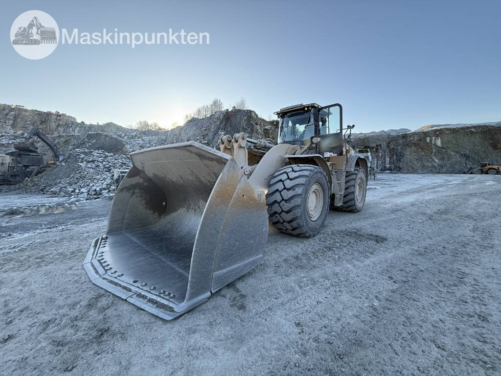 CAT 982 M - Utovarivač točkaš: slika 1 CAT 982 M - Utovarivač točkaš: slika 1