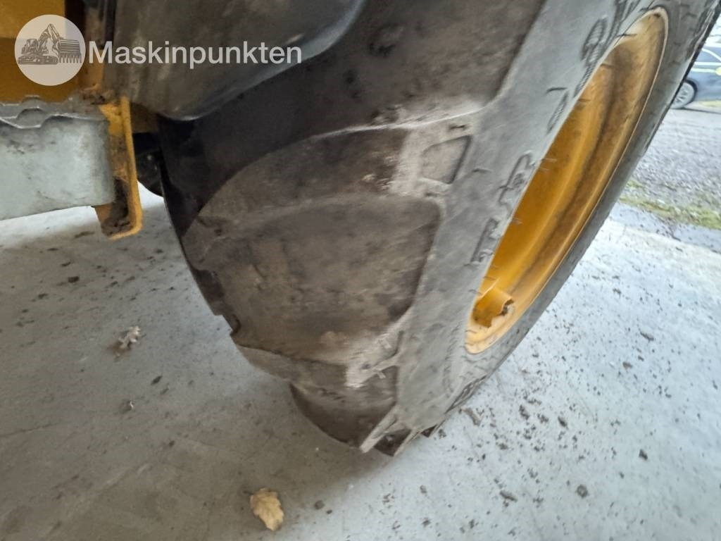 Utovarivač točkaš JCB 403: slika 11