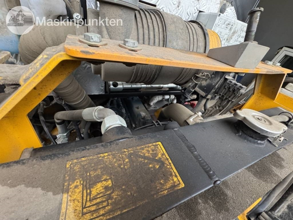 Utovarivač točkaš JCB 403: slika 35