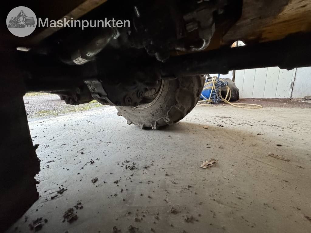 Utovarivač točkaš JCB 403: slika 18