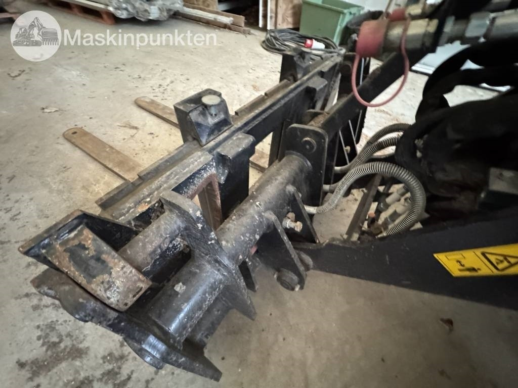 Utovarivač točkaš JCB 403: slika 27