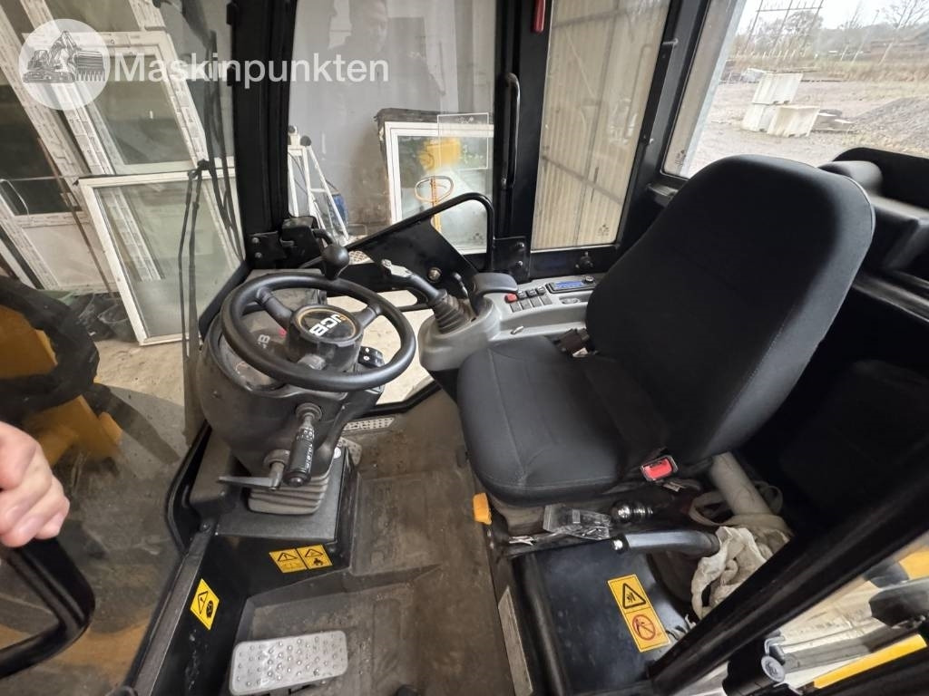 Utovarivač točkaš JCB 403: slika 38