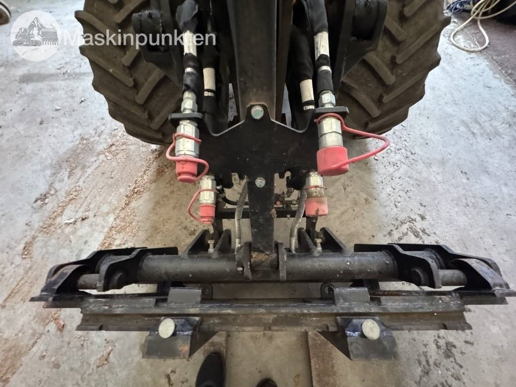 Utovarivač točkaš JCB 403: slika 24