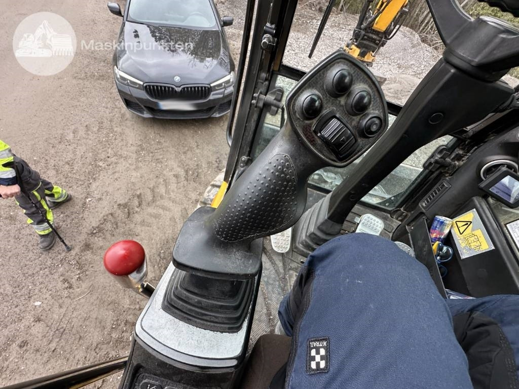 Bager točkaš JCB JS 145 W: slika 19