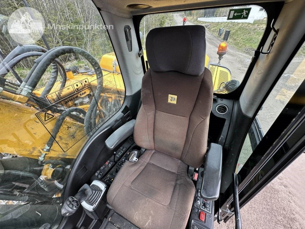 Bager točkaš JCB JS 145 W: slika 15