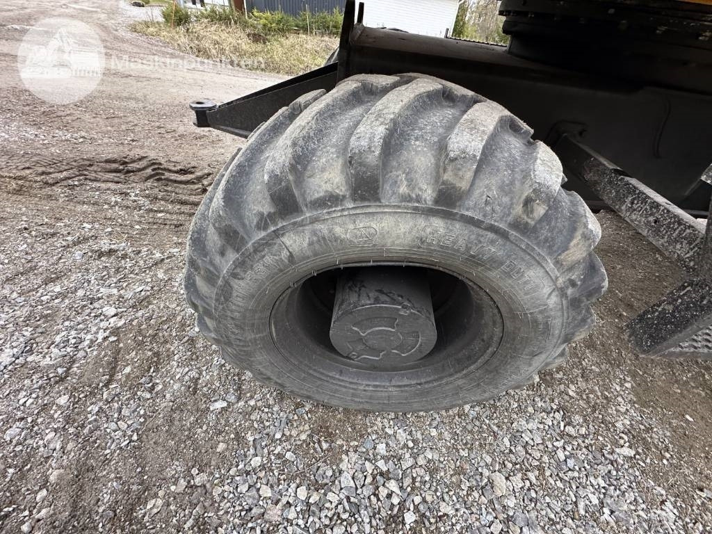 Bager točkaš JCB JS 145 W: slika 41