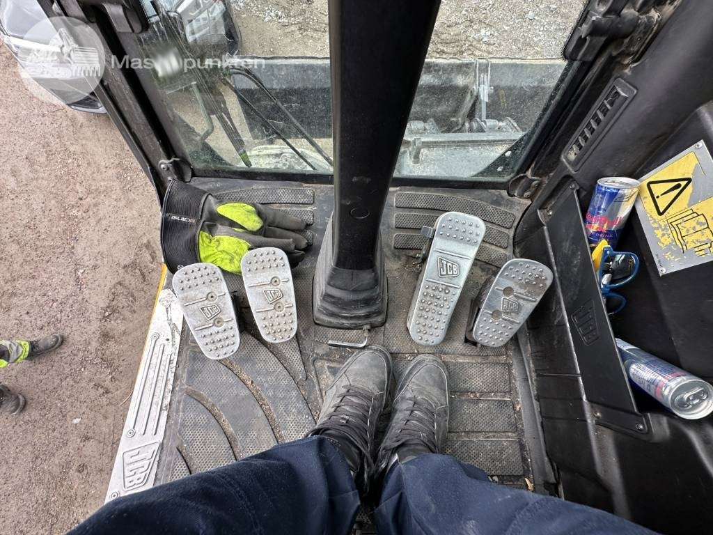 Bager točkaš JCB JS 145 W: slika 21