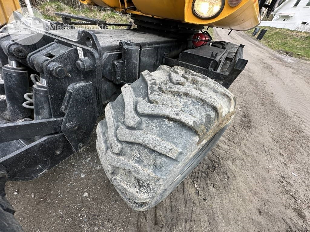 Bager točkaš JCB JS 145 W: slika 30