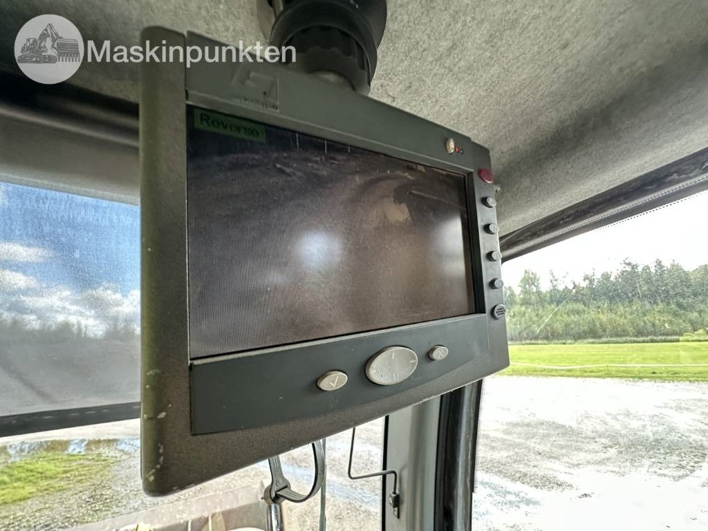 Utovarivač guseničar Liebherr 624: slika 23